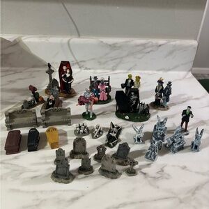 Lemax spooky town cemetery/ figure lot of 30